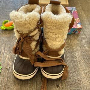 Sorel x Chloe snow boots size 8